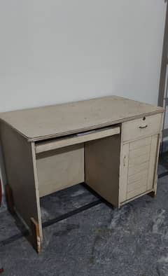 Computer wooden table
