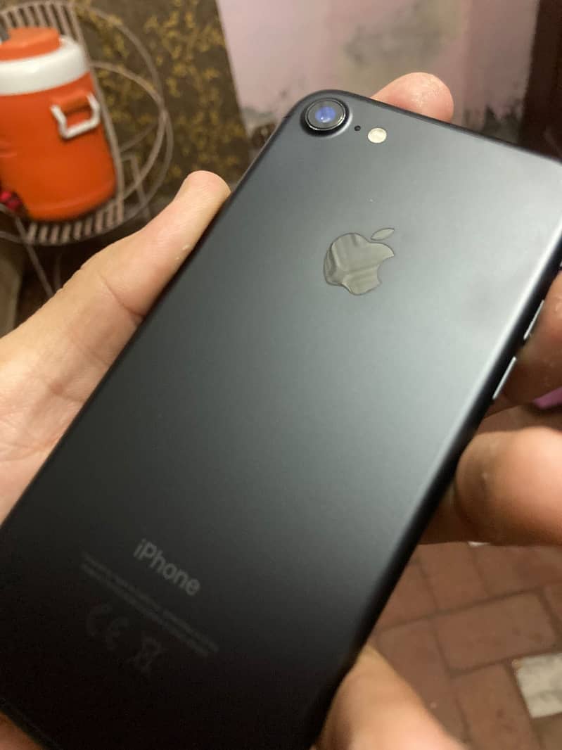 Iphone 7 Factory unlock black color 10/10 1