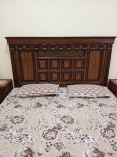 1 Bed without Metres 1 Drasing 2 side tables Price (60k)