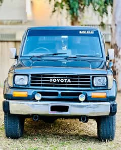 Toyota Land Cruiser 3 door 1990 model urgent for sale