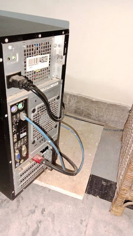 Computer with monitor, mouse and keyboard 9