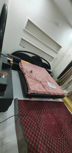 3 beds for sale queen king bad single  with sofa set