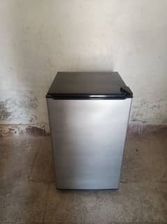 Room Size / Small Family Fridge