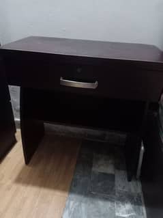 study table good condition