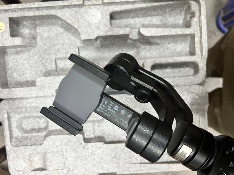 Zhiyun smooth 4 (mobile gimble ) 3