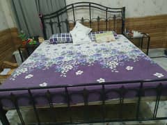 King size bed