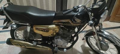 Honda 125 Gold Edition Model 22/23 Condition 10/10 Fresh New Bike