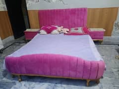 Pink stylish queen bed for Girls room.
