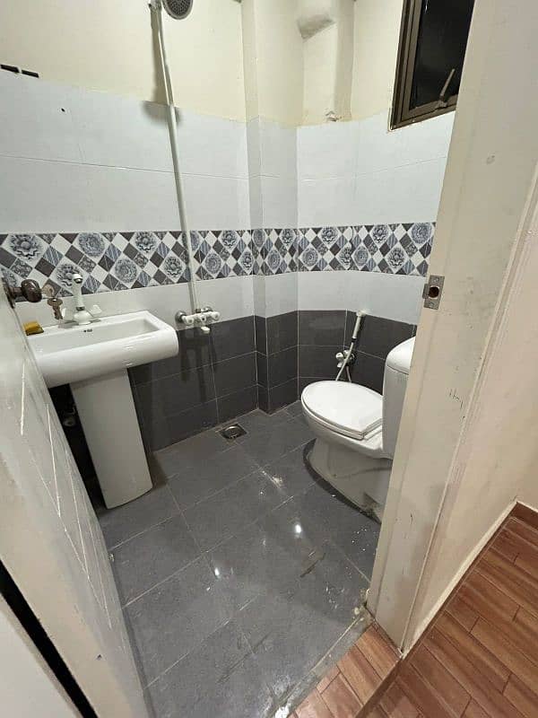dha phase 2 ext 2 bad dd first floor good condition 7