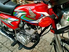 Honda 125 Model 2023 Red fabulous lush condition Genuine