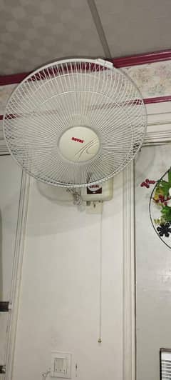 Royal bracket fan new condition