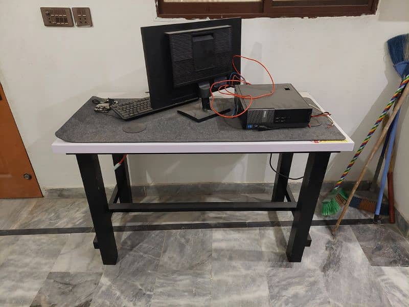 2 Handmade Custom Computer Tables with Smart Plugs – 2