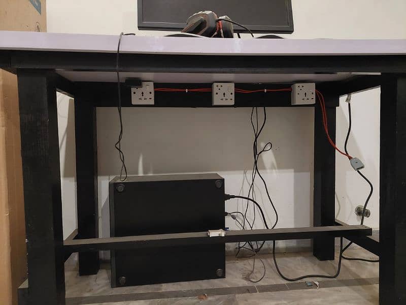 2 Handmade Custom Computer Tables with Smart Plugs – 4