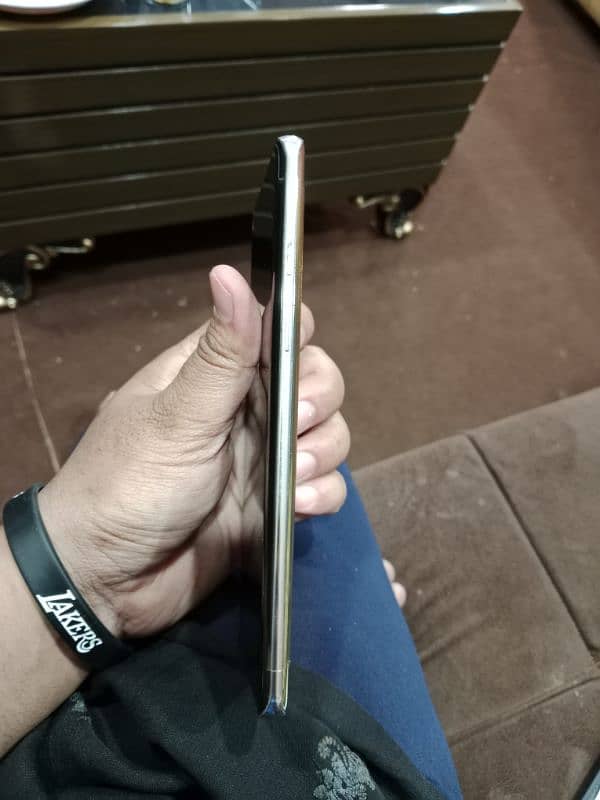 One plus 8 lush condition one handed use only 8