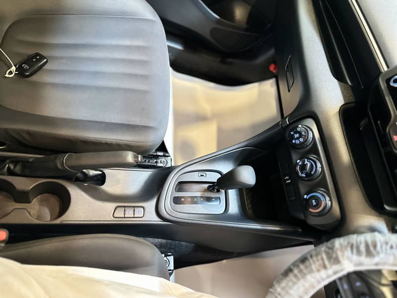 Toyota Yaris 2022 3.5 Grade MAY-2025 Passo Swift Cultus 2023 2024 2020 11