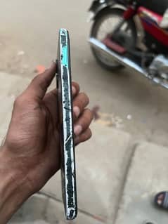 6 GB ram 128 GB memory