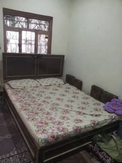 bedroom bed