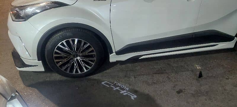 TOYOTA CH-R G LED BROWN INTERIOR MODEL 2019 CLEAR 2024 JUNE 11