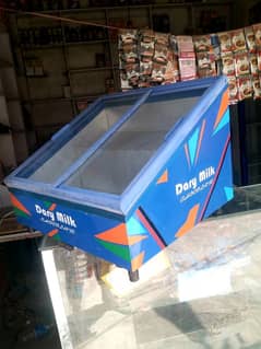 DAVID MAILK CHILLER GOOD CONDITION