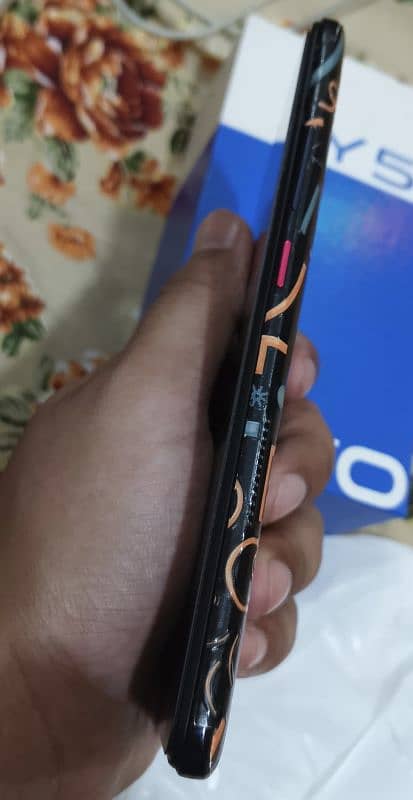 Vivo Y51  in-display fingerprint  Super-Amoled display 2