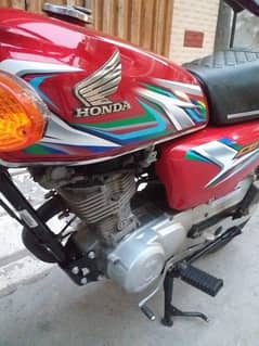 Honda 125 2023 Model. 0'3'0'0'9'4'7'4'8'8'0