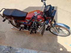 I'm selling bike lush condition good fuel average