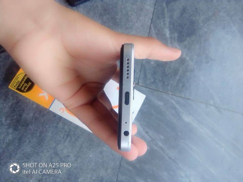 Tecno spark 20 C 5