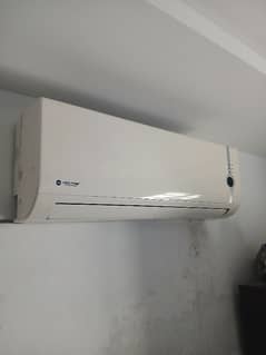 Used AC ( Inverter heat cool ) for sale in good condition