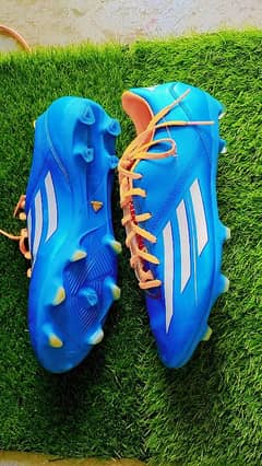 Football shoes Size UK 9