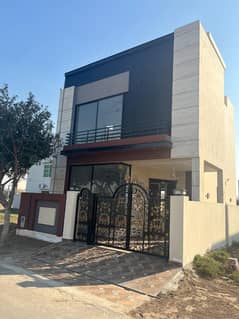 5 MARLA BRAND NEW LUXURY HOUSE IS AVAILABLE FOR SALE IN DHA 9 TOWN BLOCK D