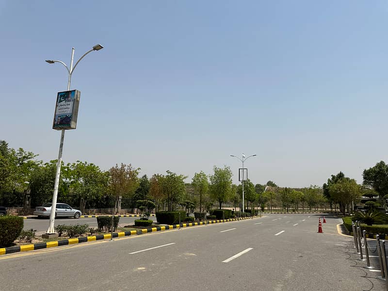 7 Marla Corner Plot With 2 Marla Extra Land Plot For Sale In L Block Gulberg Residencia 2