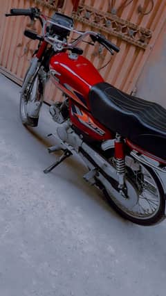 Best bike United 70 serious buyer contact 03227611452 WhatsApp