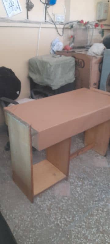 computer table size 4×2 0