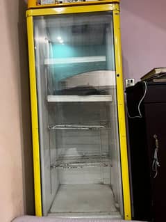 Commercial refrigerator