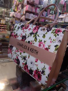 Charles&keith