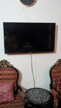 40 inches LCD