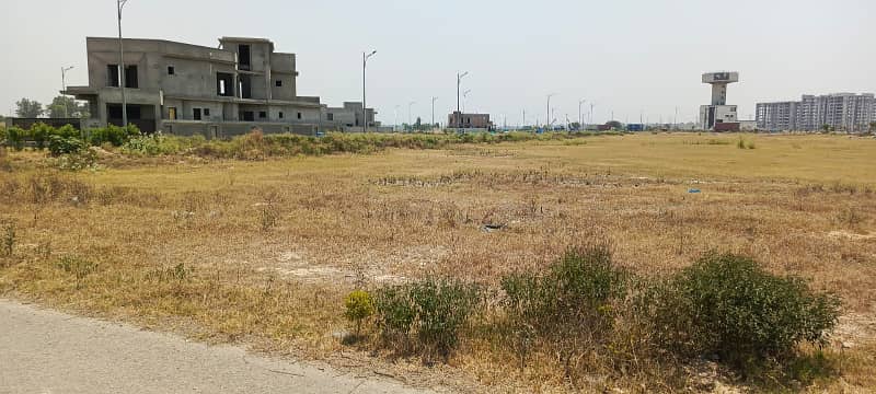 BLOCK A PLOT NO 667 CORER PLOT 5 MARLA 77. SQFT GOOD LOCATION PLOT FOR SALE 2