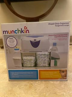 Pamper Diaper Organizer and Babay Bathing Seat in Good Condition