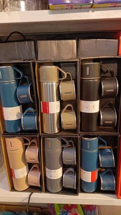 Stainless steel bottle with 3 cups