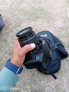 dslr Canon 1300d camera
