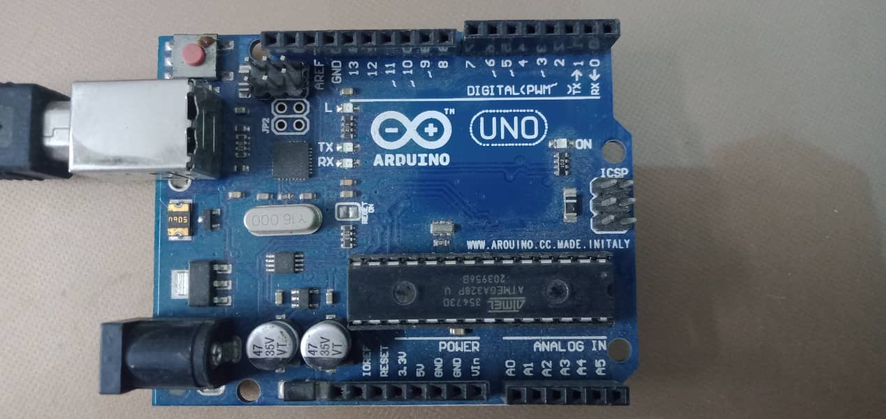 Arduino UNO 0