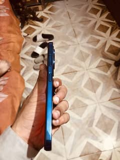 Urgent sale 6 Din used phone hai