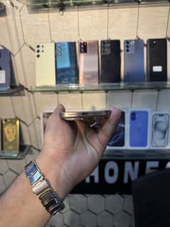 i phone 16 pro max 256gb jV 6 battery cycles