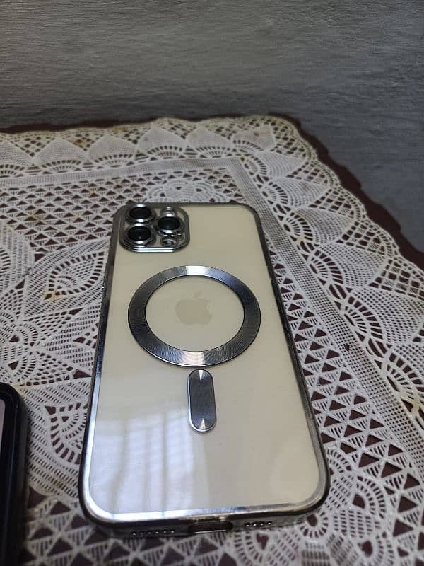 12 pro max (ماسٹرکاپی) 2