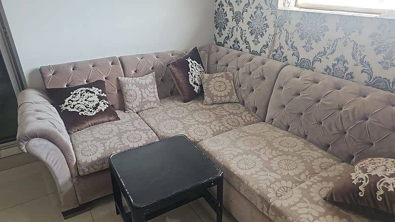 L shape sofa 0