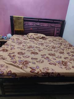 i am selling my iron bed