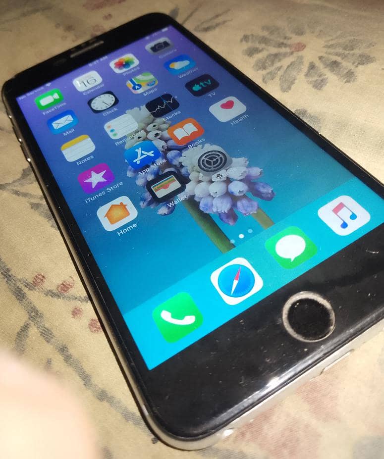iPhone 6 plus memory 64 only call 03464694077 2