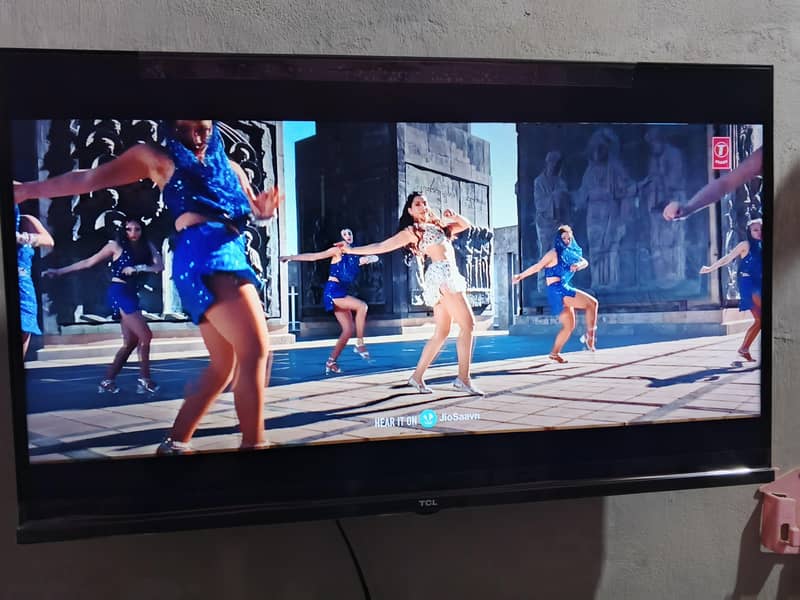 TCL32S65A. android led 9