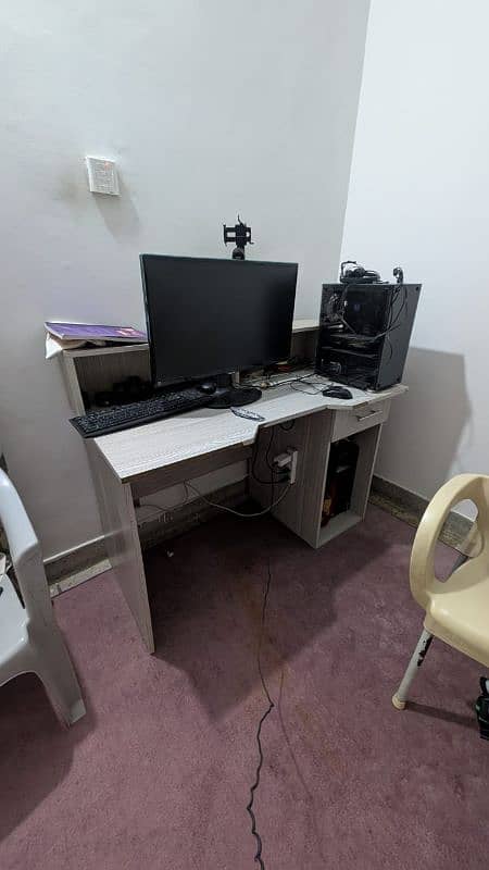 custom made computer table 1