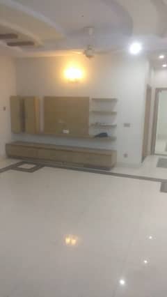 LOWER LOCKED-- 1 kanal upper portion for rent